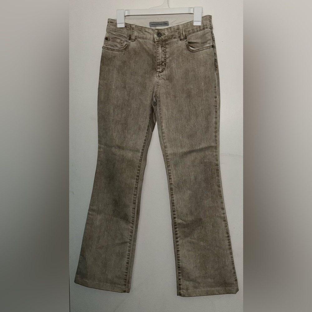Women’s Chicos Size 0 Jeans- Gold. Previously loved but still great condition!